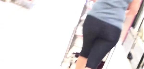  WHITE COUGAR SPANDEX BOOTY CANDID 6